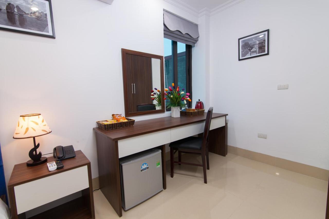 Hanoi Luxury House & Travel Exterior photo