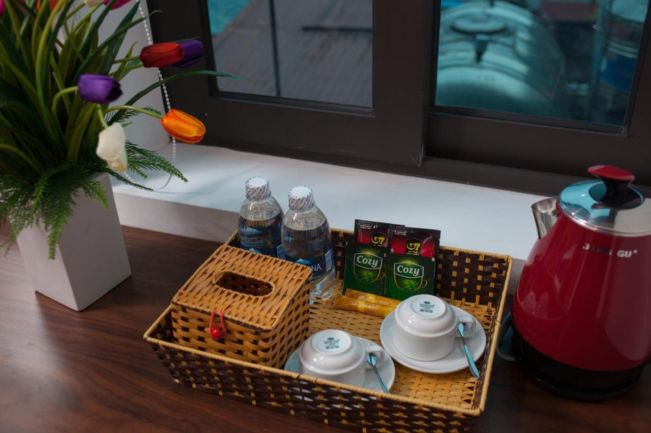 Hanoi Luxury House & Travel Exterior photo